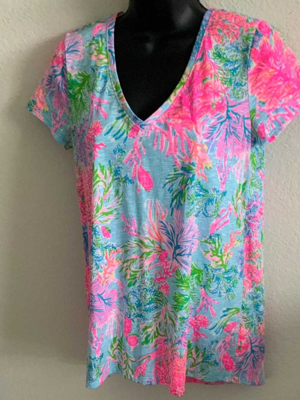 Lily Pulitzer v-neck shirt